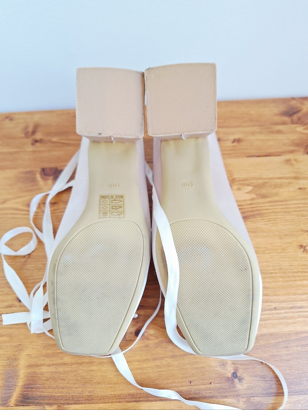 Ballet Satin Bow Mary Jane Heels - Size 9 - Picture 10 of 10